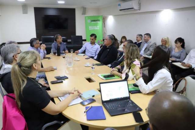 El Ministro de Salud Cardozo, se reunió con directores de hospitales para fortalecer la planificación sanitaria